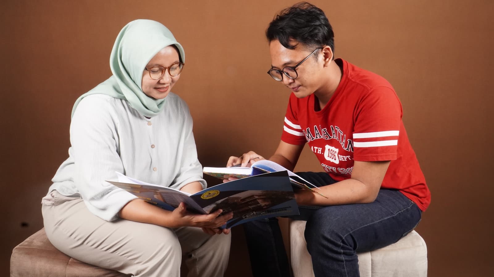 Tutor working with a student